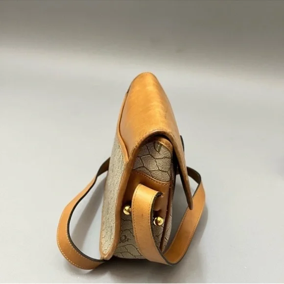 Elegant Tan and Cream Designer Shoulder Bag Set - Picture 2 of 16